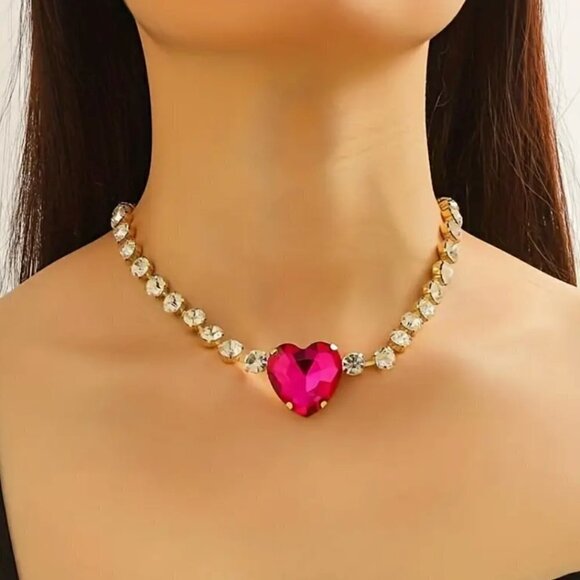 Pink Crystal Necklace Rhinestone Heart Club NWT Gift  Choker Pendant Bling - Picture 3 of 4